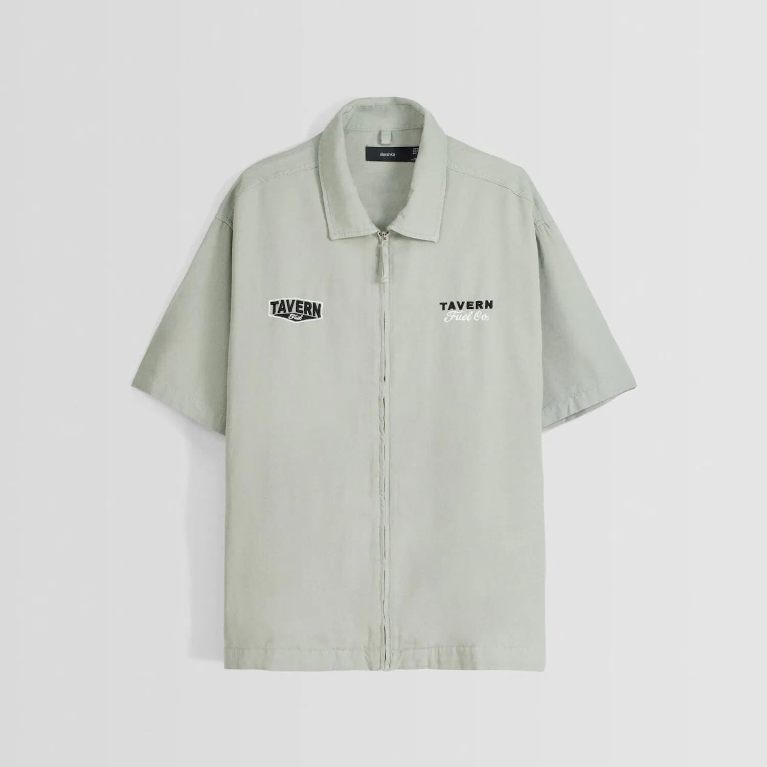 

Рубашка Bershka Short Sleeve Cotton With Patches, серо-зеленый