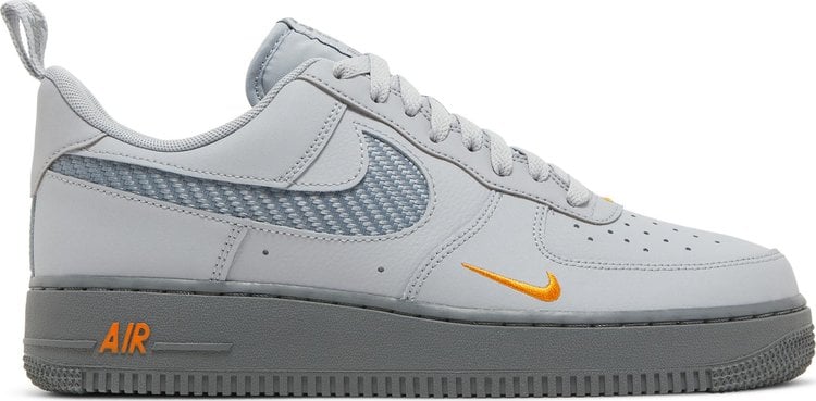 Кроссовки Nike Air Force 1 '07 'Wolf Grey Kumquat', серый - фото