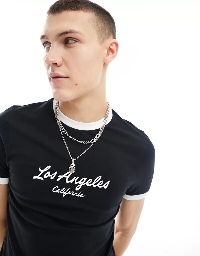 

Черный укороченный топ для борьбы с мышцами ASOS с городским принтом на груди