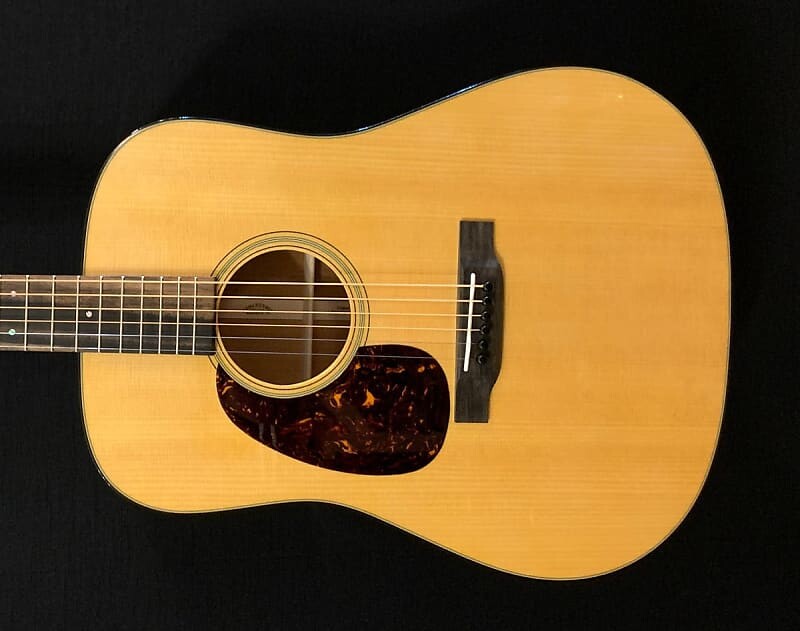 

D-18 Левая рука Martin D-18 Left Hand