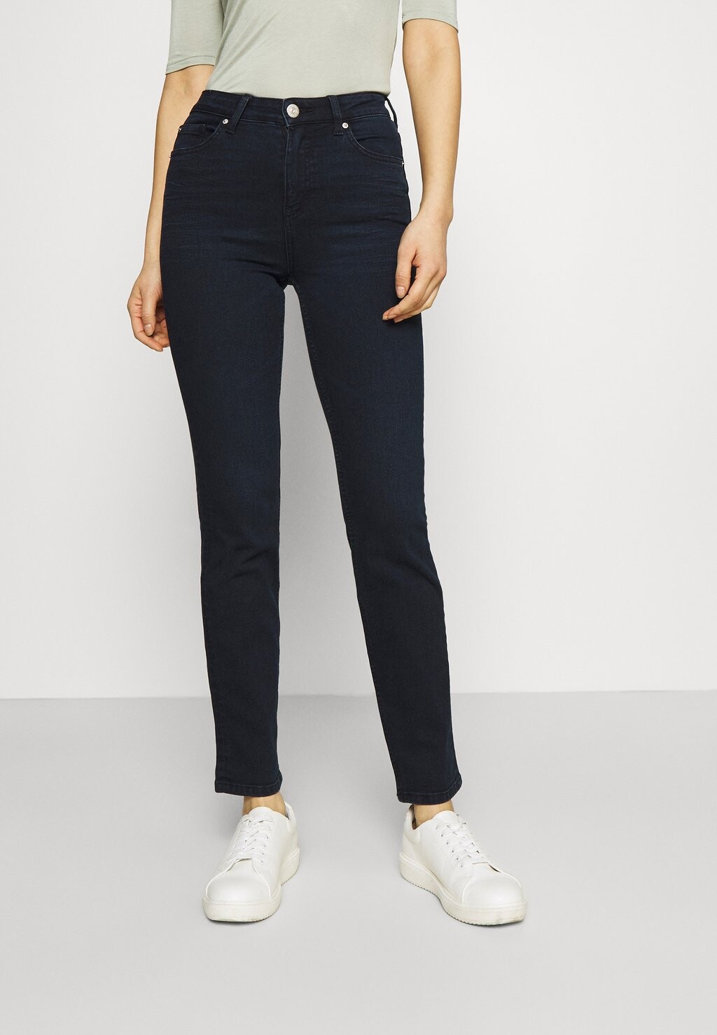 

Джинсы прямого кроя Marks & Spencer