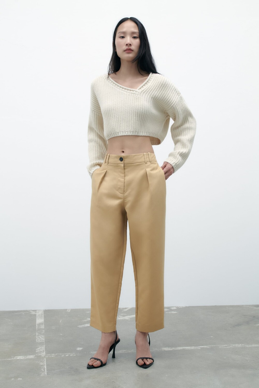 

Брюки с высокой посадкой carrot fit с вытяжками ZARA, кэмел