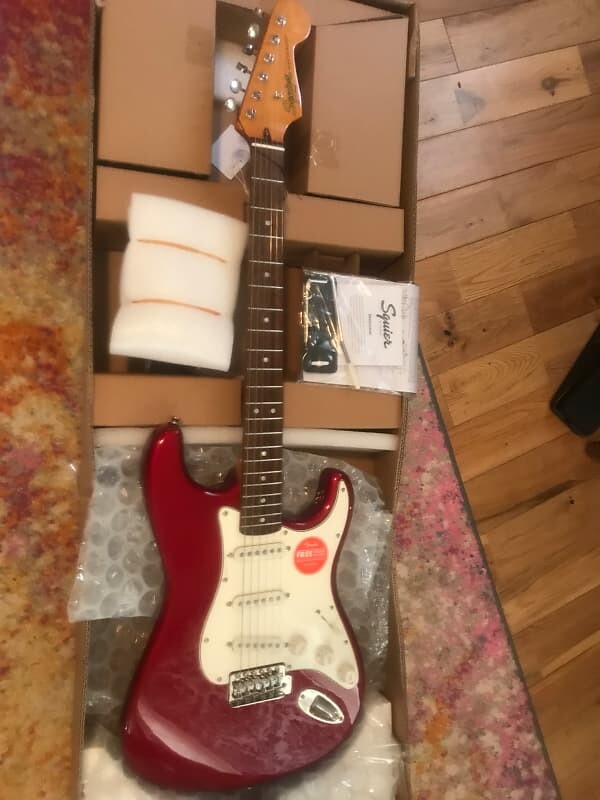 

Стратокастер Squier Classic Vibe 60-х Classic Vibe '60s Stratocaster