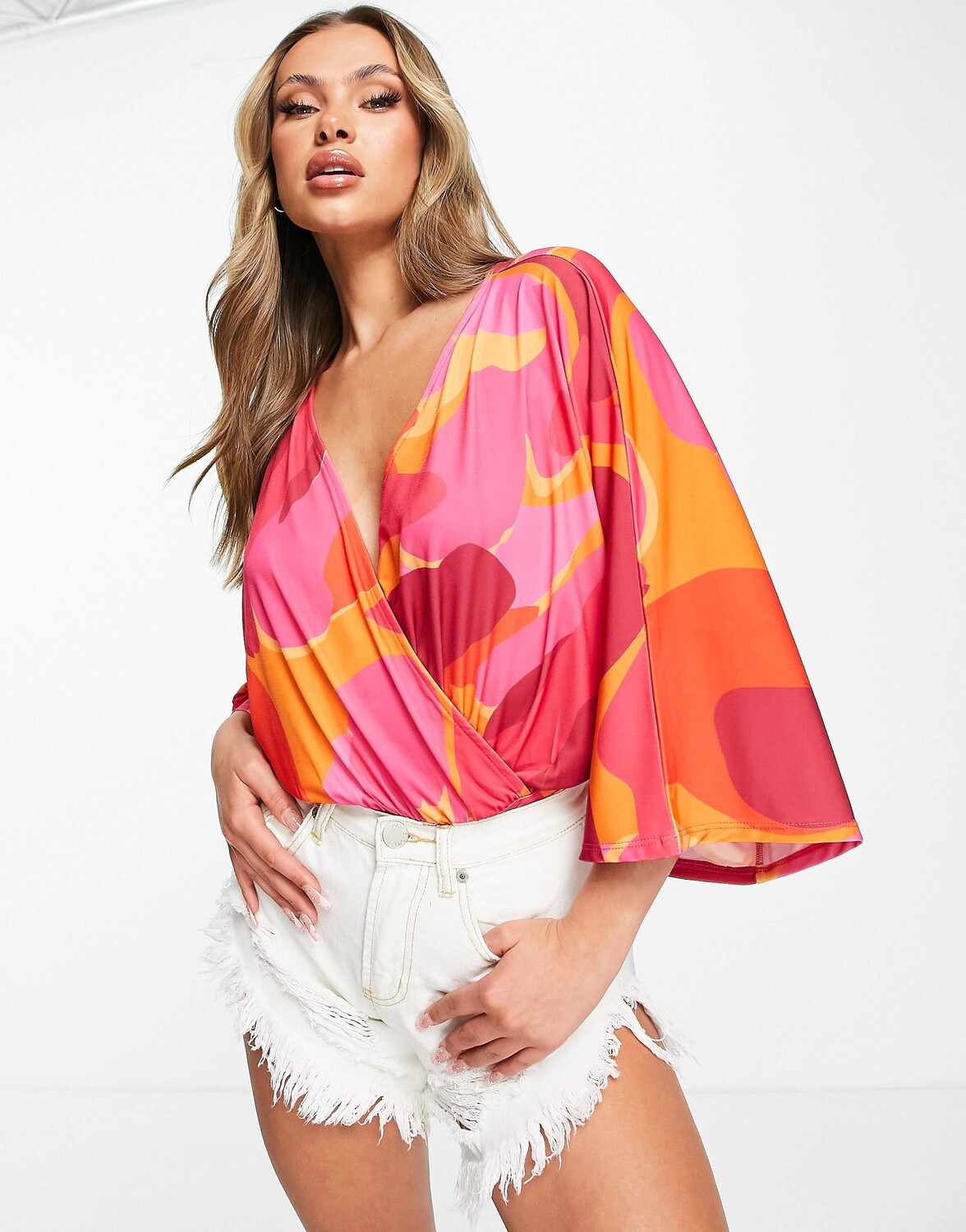 

Розовое боди с рукавами ангела и абстрактным принтом ASOS DESIGN