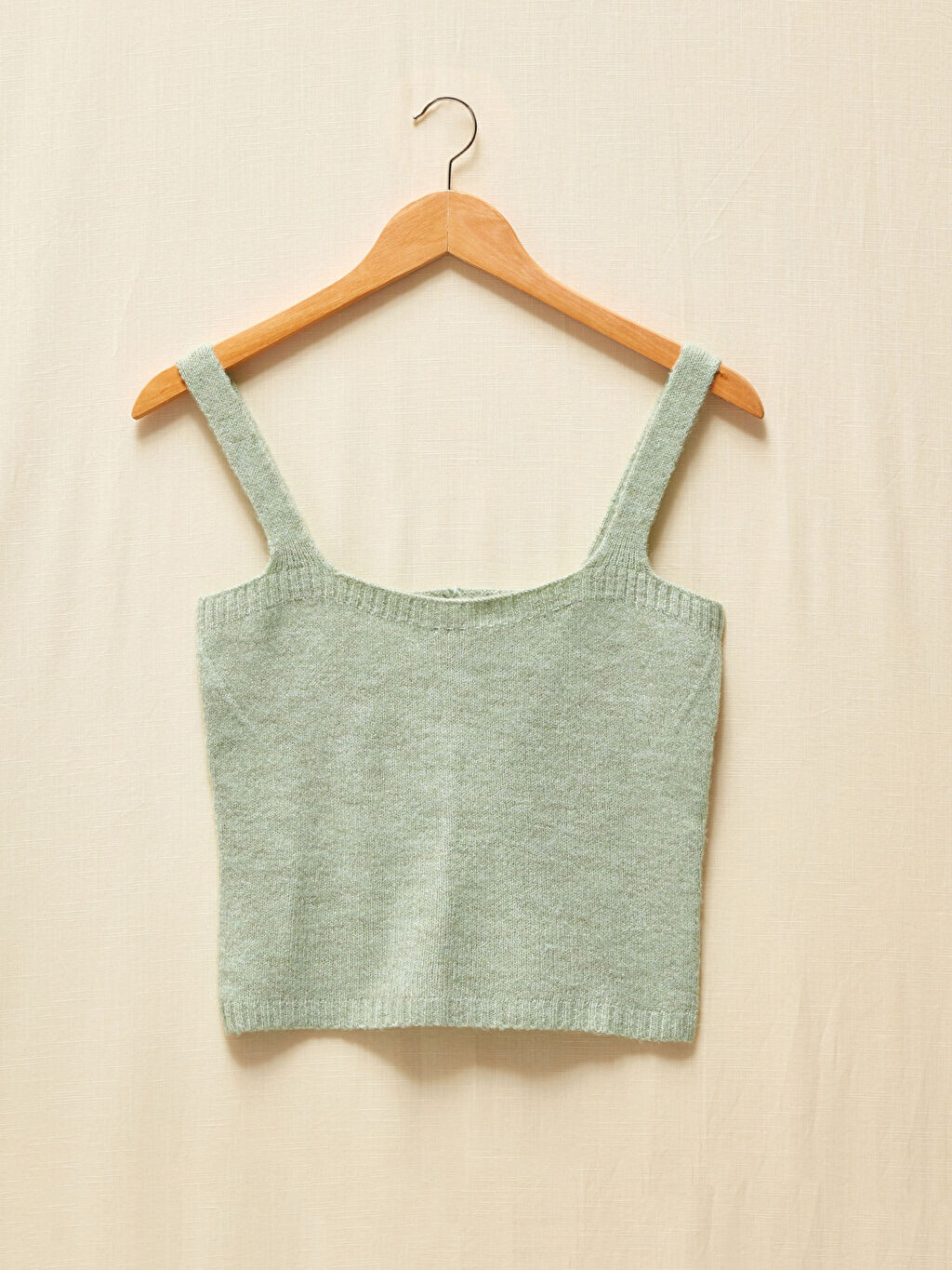 

Укороченная трикотажная блузка LCW Casual