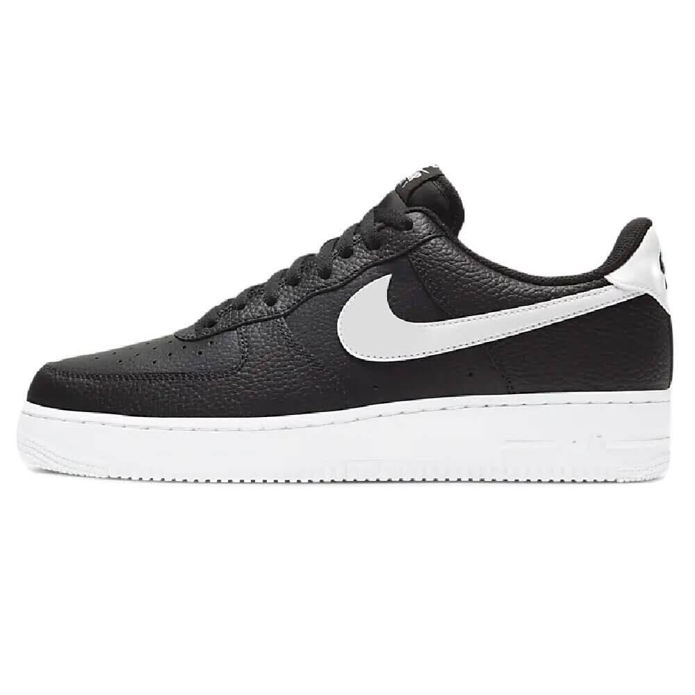 

Кроссовки Nike Air Force 1 07, черный/белый