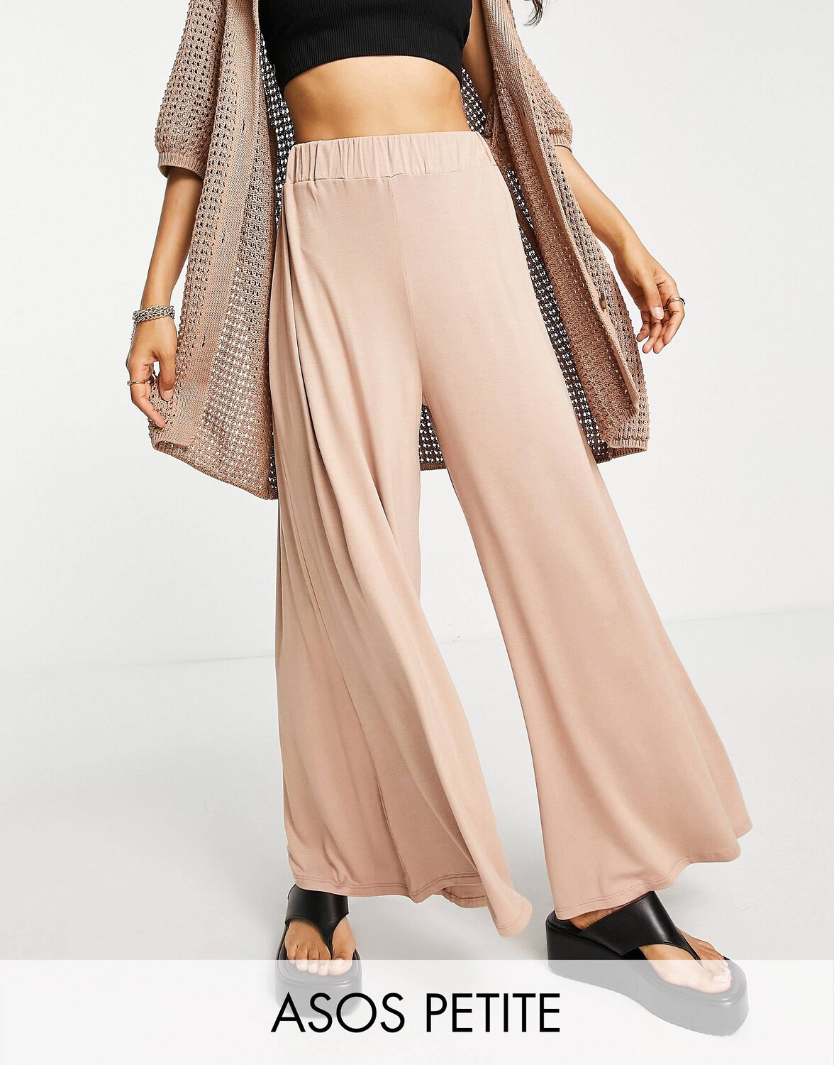 

Кремовые пляжные брюки палаццо из джерси ASOS DESIGN Petite
