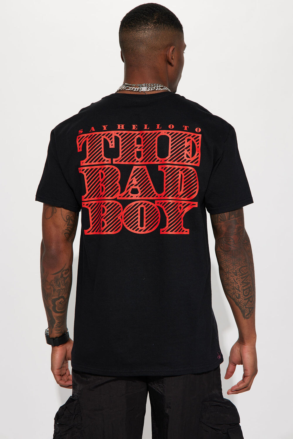 

Футболка Fashion Nova BADBOYFNM, черный