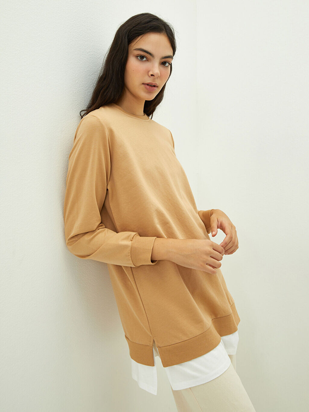 

Женская туника прямого кроя с круглым вырезом и длинными рукавами LCW Modest