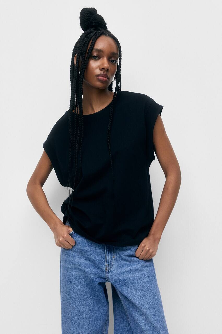 

Базовая футболка с короткими рукавами и отделкой Pull&Bear, черный