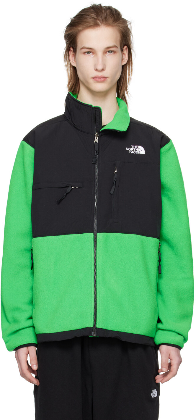 

Зеленая куртка Денали The North Face