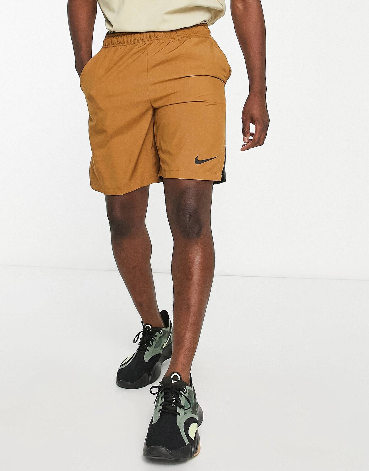 

Оранжевые 9-дюймовые плетеные шорты Nike Training Flex