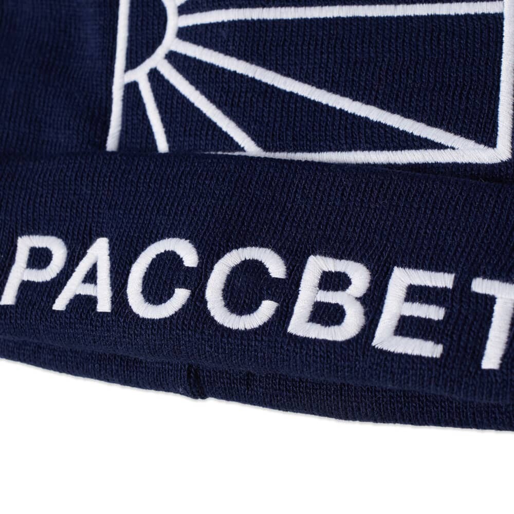 

шапка с логотипом PACCBET