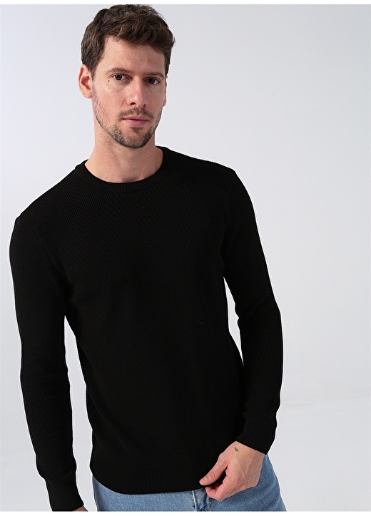 Однотонный черный мужской свитер с круглым вырезом Fabrika Comfort