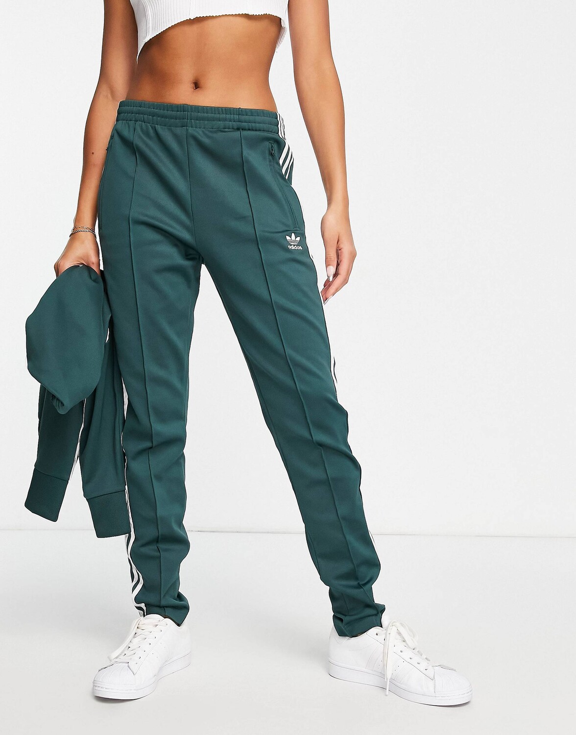 

Темно-зеленые спортивные брюки adidas Originals SST, Зеленый