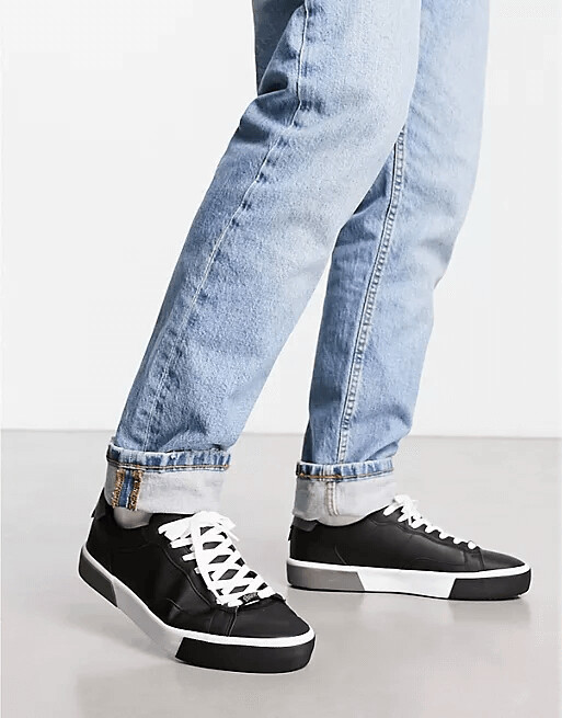 

Кроссовки на шнуровке Pull&Bear, черный