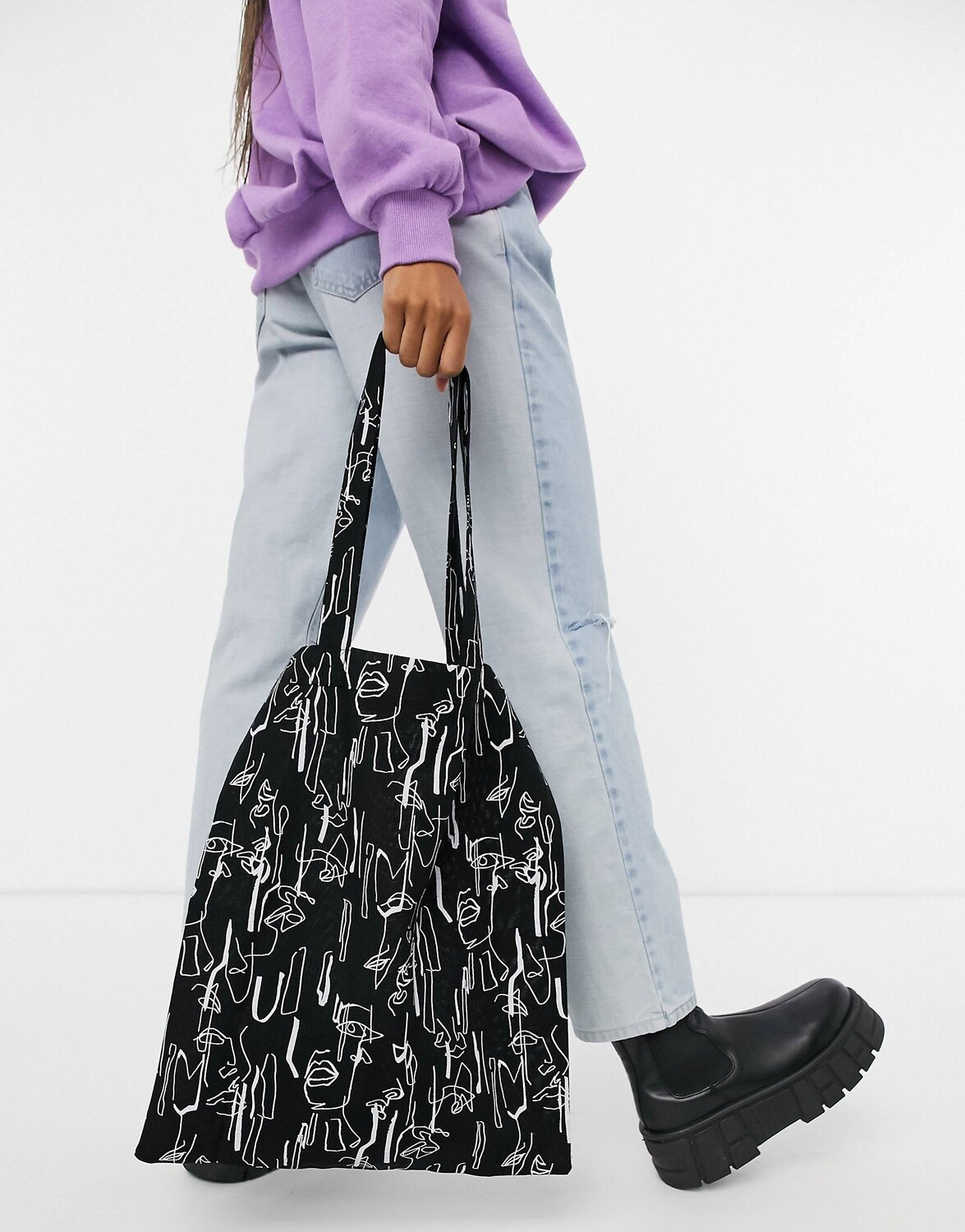 

Большая хлопковая сумка-шоппер ASOS DESIGN с абстрактным принтом лица
