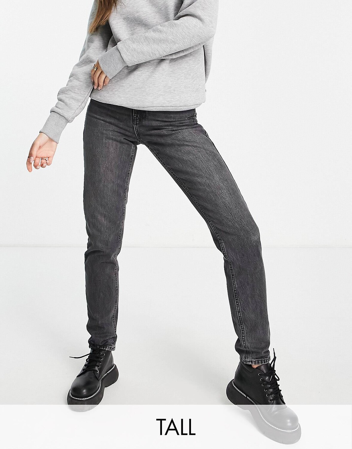 

Черные выбеленные джинсы Topshop Tall Mom