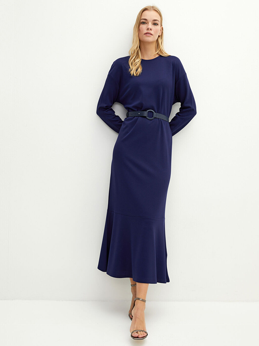 

Платье с круглым вырезом и поясом с длинным рукавом A Cut Ponte Fabric Women's Dress LCWAIKIKI Classic