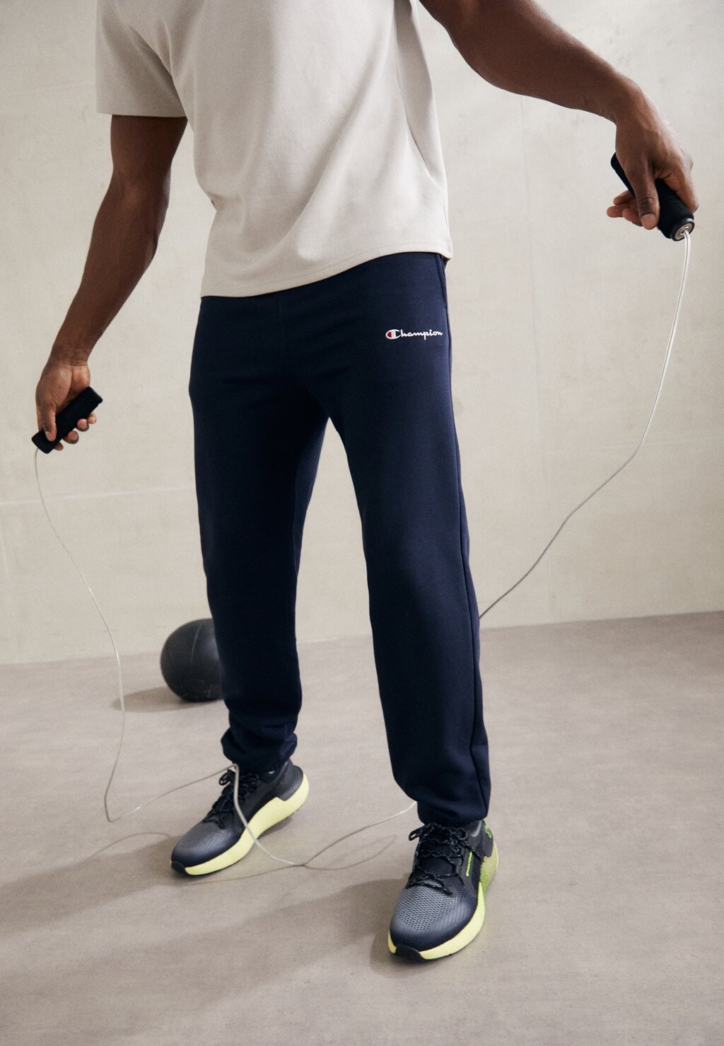 

Спортивные брюки Icons Elastic Cuff Pants Small Logo Champion, цвет dark blue