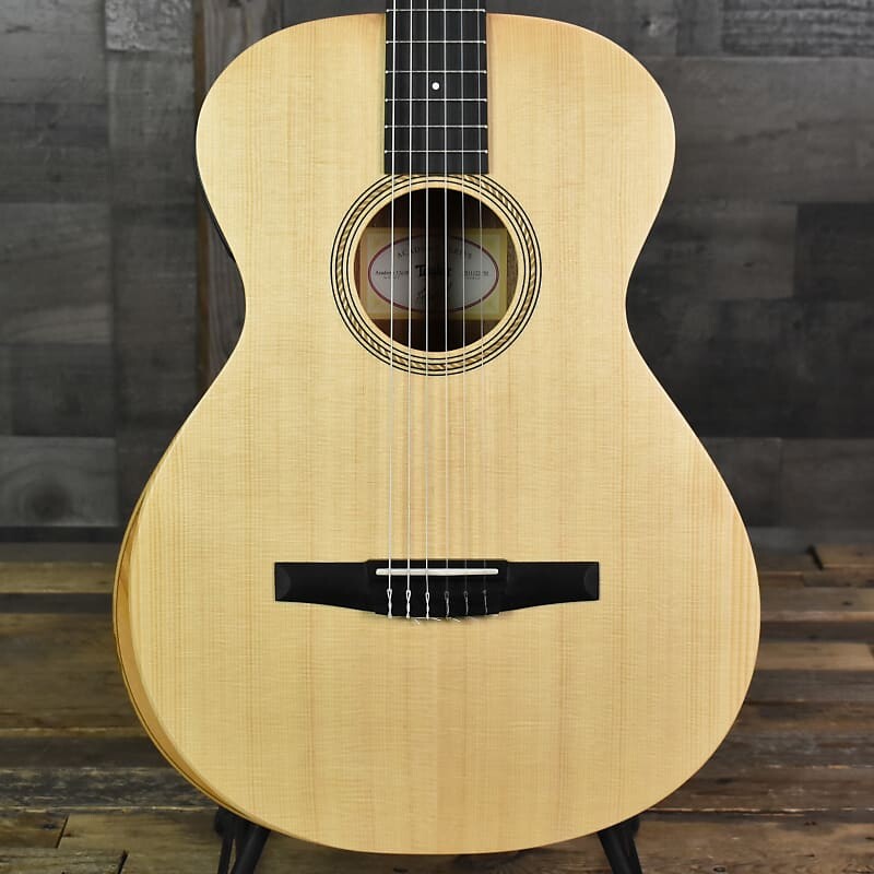 

Taylor Academy 12e-N 2022 с сумкой для переноски Taylor 12e-N with Gig Bag