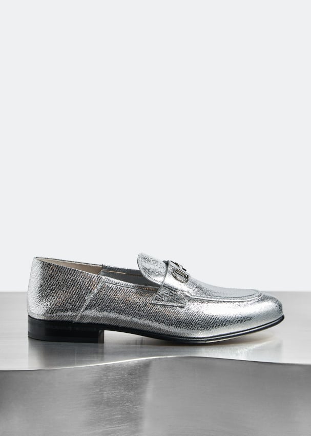 Лоферы FERRAGAMO x Level Shoes Gancini loafers, серебряный лоферы ferragamo x level shoes gancini серебряный