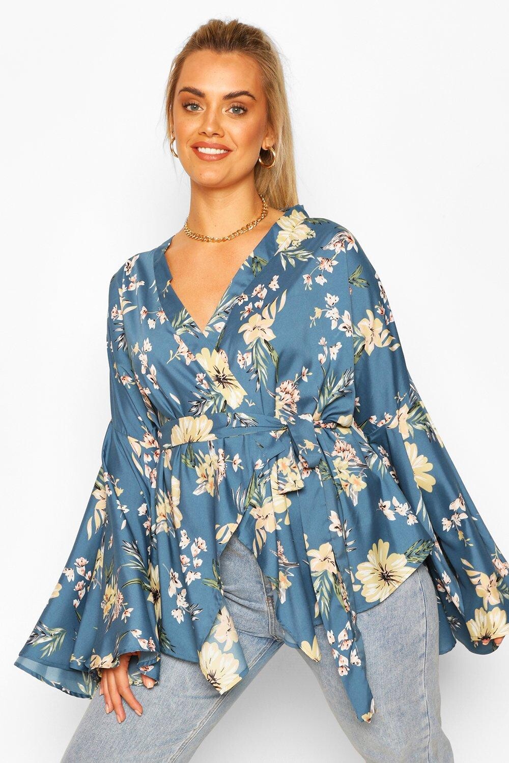 

топ с запахом и очень широким рукавом Boohoo, синий