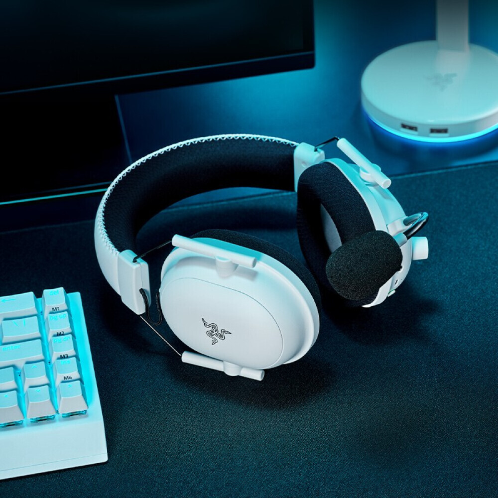 

Гарнитура игровая Razer Whirlwind Shark V2 с микрофоном, белый