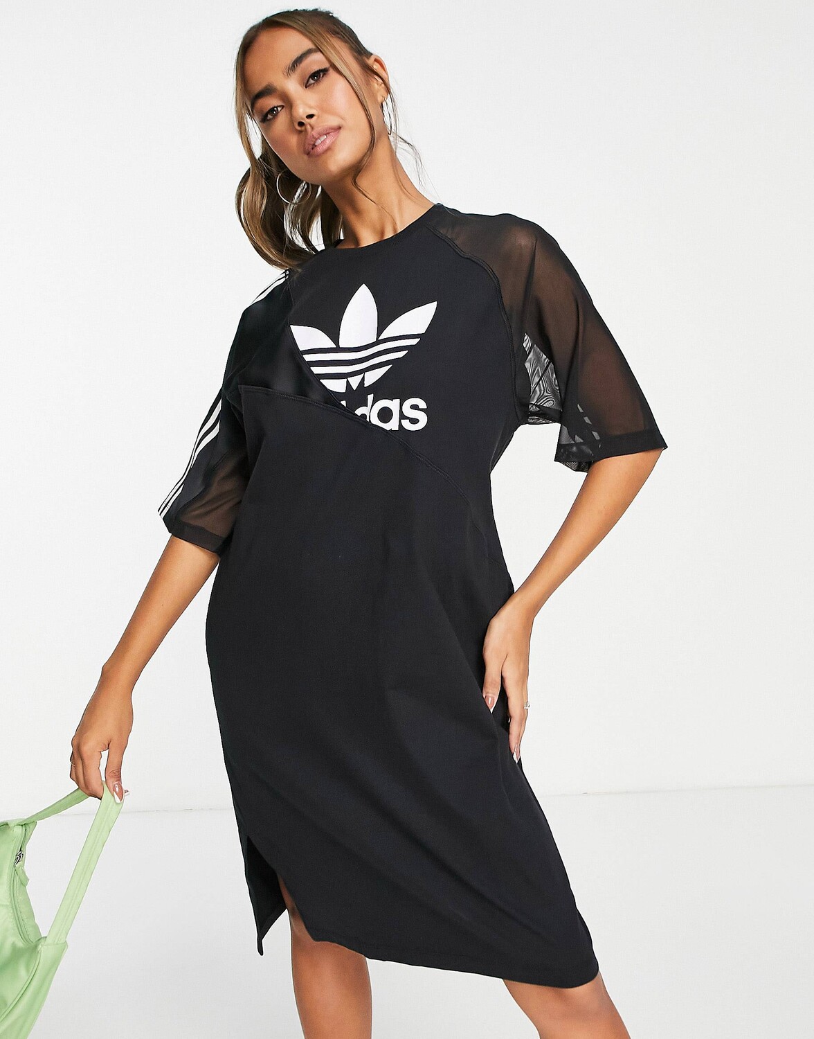 

Черное яркое платье-футболка adidas Originals adicolour