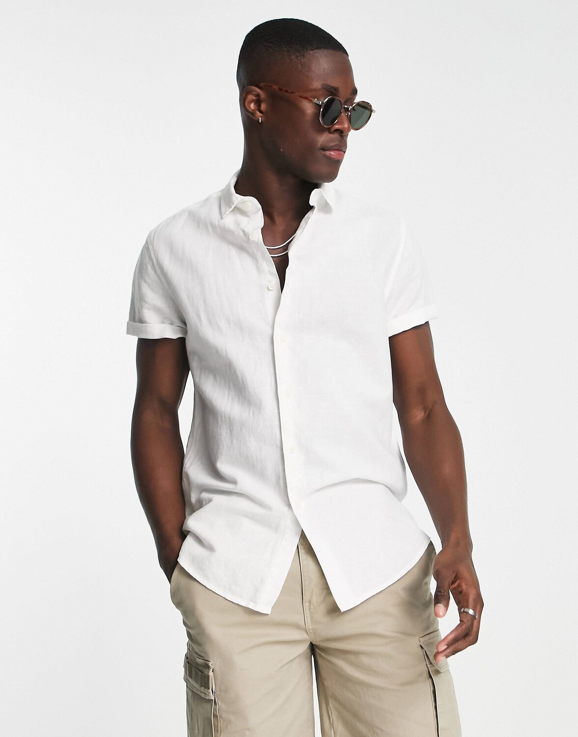

Белая льняная рубашка стандартного кроя с отворотами ASOS DESIGN