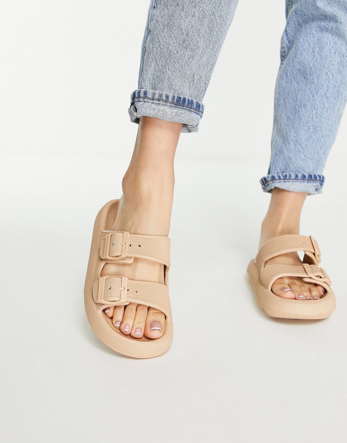 

Бежевые шлепанцы с двумя ремешками Topshop Pop buckle