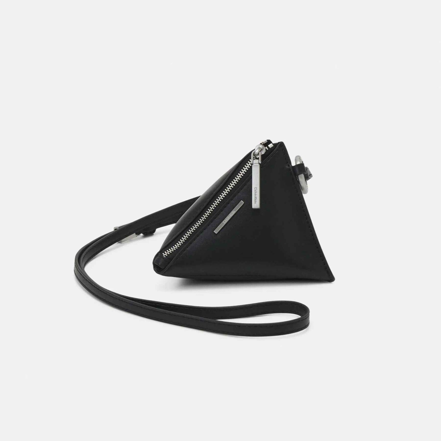 

Сумка Calvin Klein Brook Pouch With Strap, черный