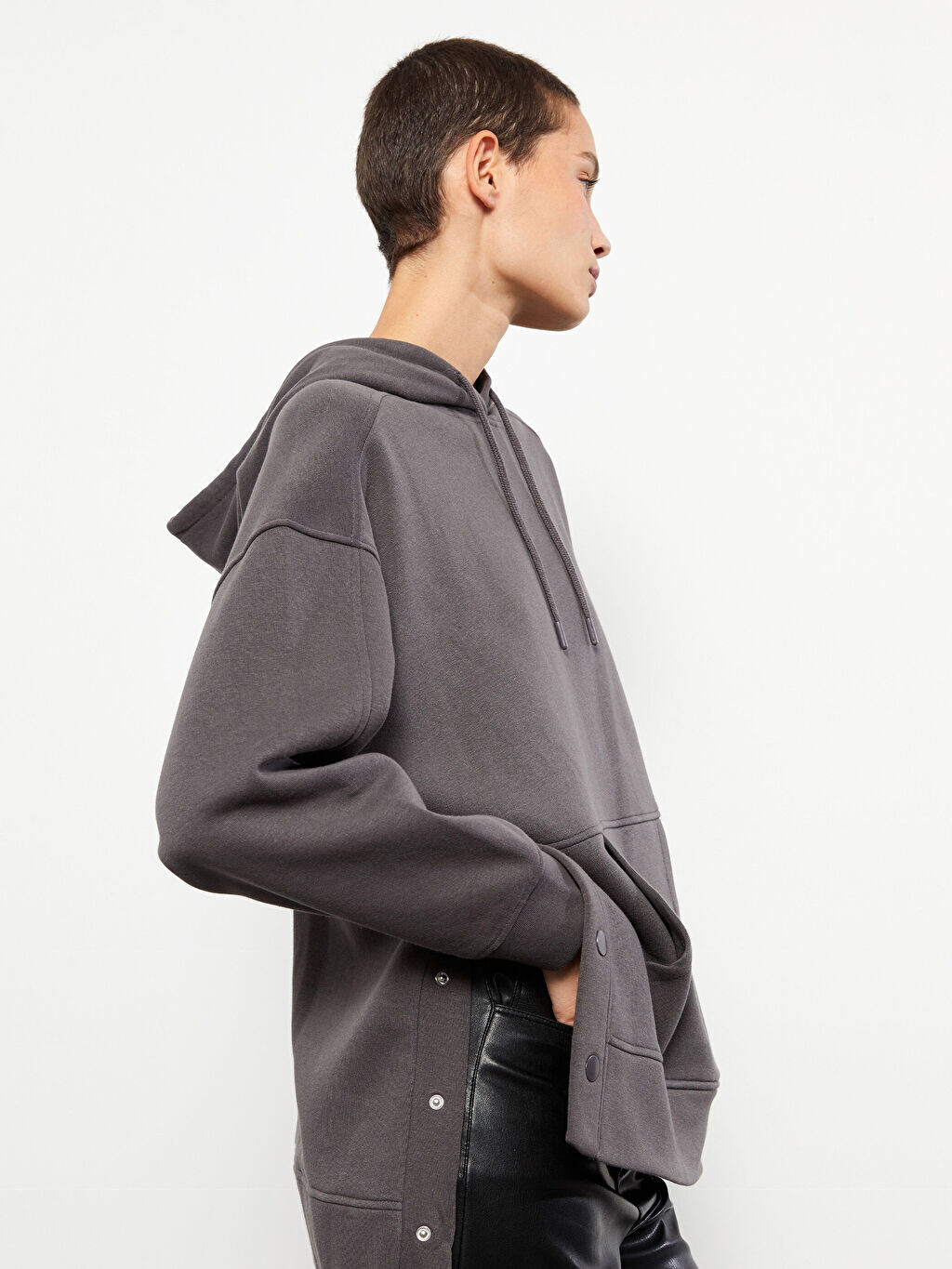 

Женская толстовка с капюшоном однотонная с длинным рукавом LCW Casual
