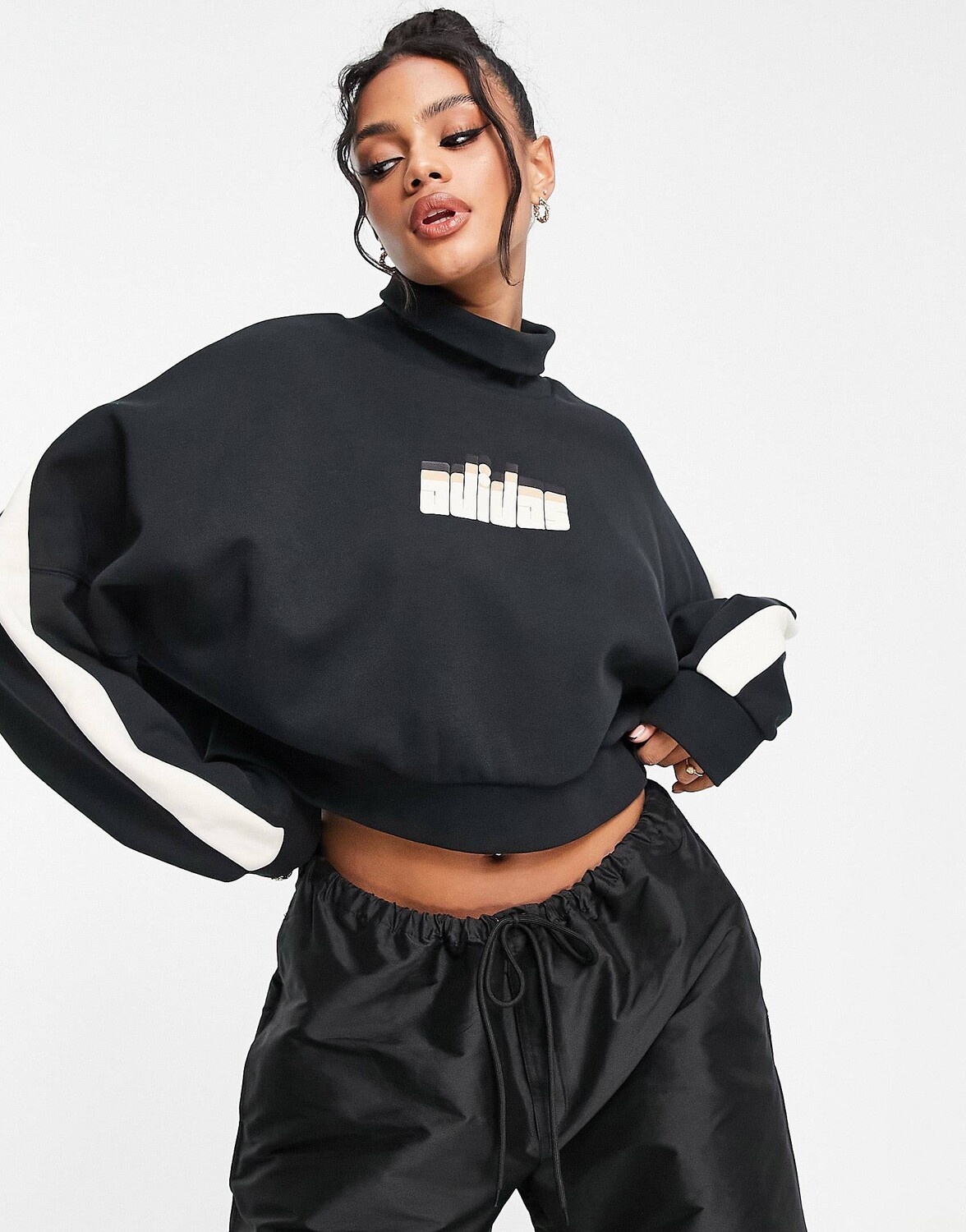 

Черный свитшот с высоким воротом в стиле ретро adidas Originals 'ski chic'