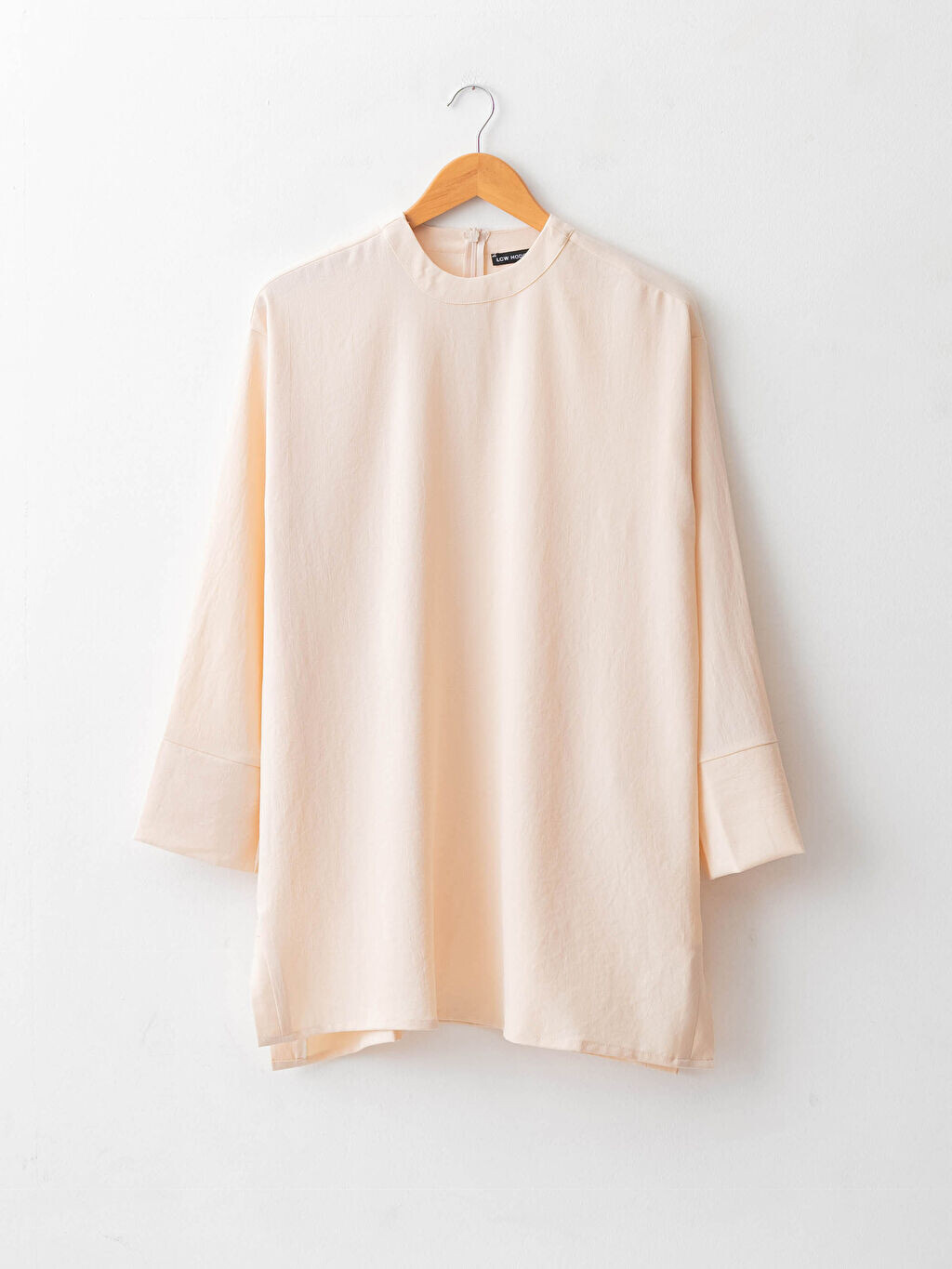 

Женская туника Medina из шелковой ткани прямого кроя с круглым вырезом и длинными рукавами LCW Modest