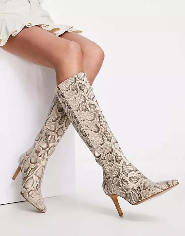 

Сапоги на шпильке со змеиным принтом ASOS DESIGN Cindy, мультиколор