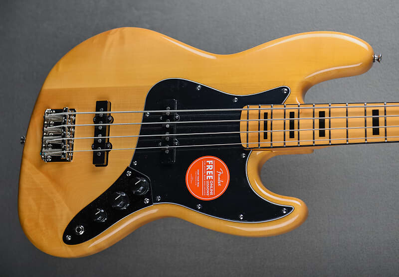 

Classic Vibe 70's Jazz Bass - Натуральный Squier