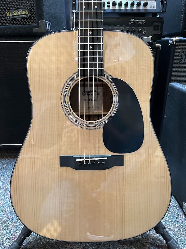 

Martin D-12E Road Series Natural с сумкой