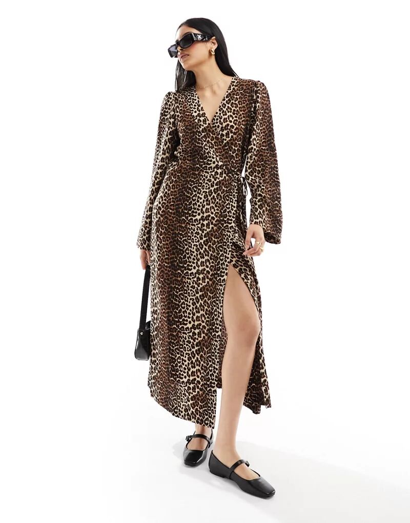 Платье миди с запахом и широкими рукавами Pieces с леопардовым принтом