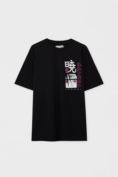 

Бело-розовая футболка с принтом Наруто PULL&BEAR