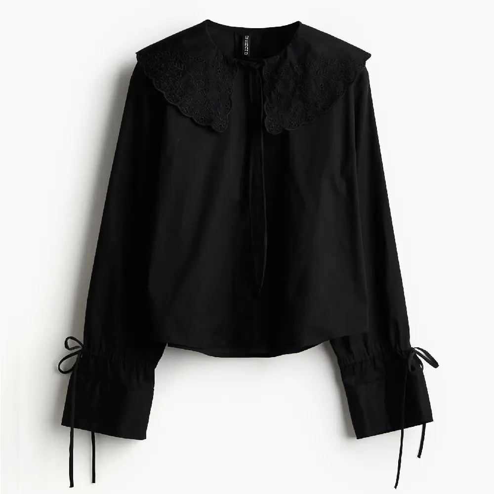 

Блузка H&M Poplin With Eyelet Embroidery Floral, черный