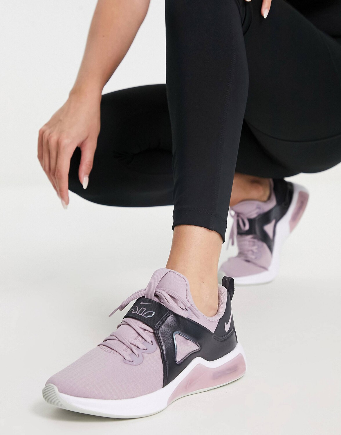 

Белые кроссовки премиум-класса Nike Training Air Max Bella 5