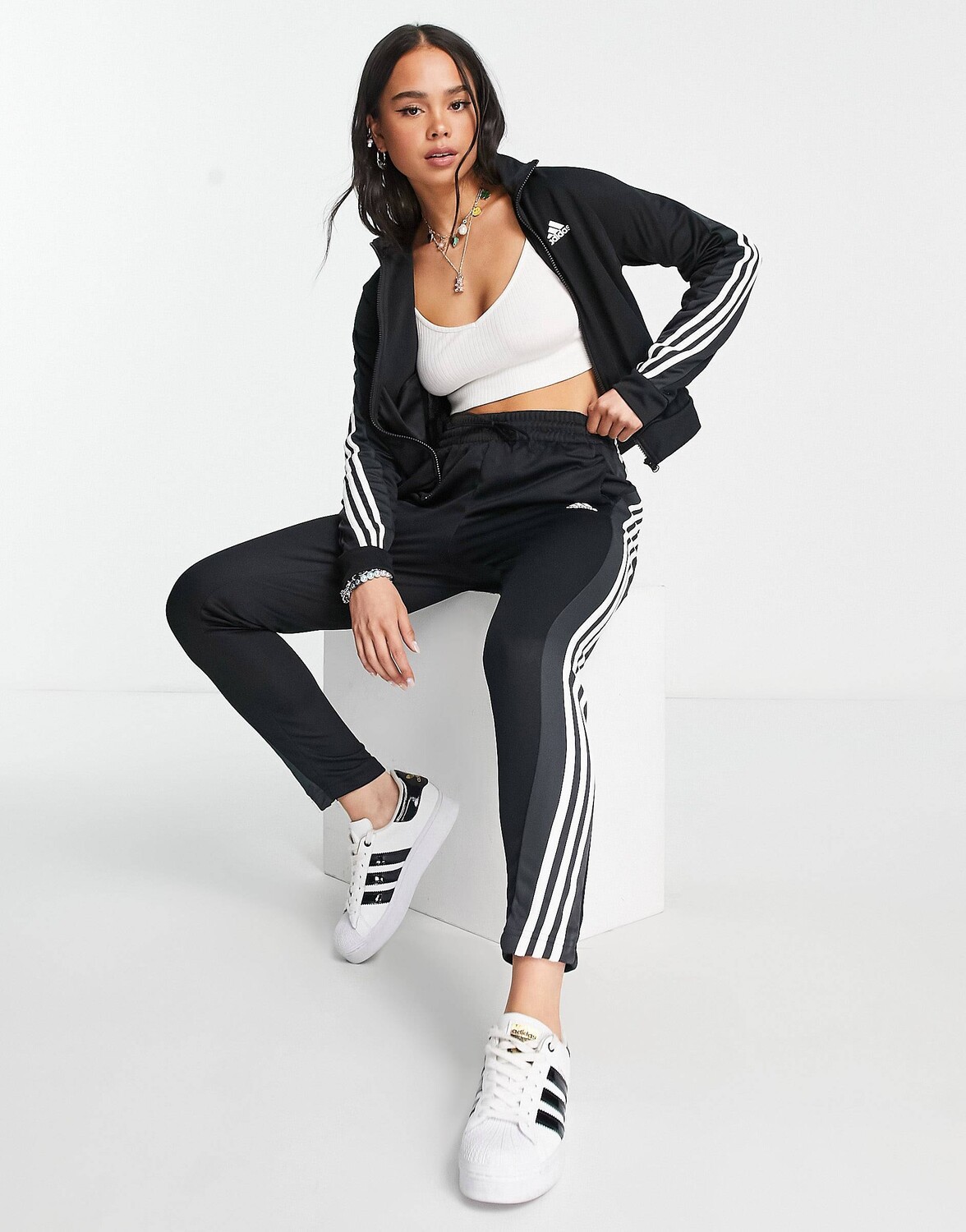 

Черный спортивный костюм с полосками adidas Sportswear Team 3
