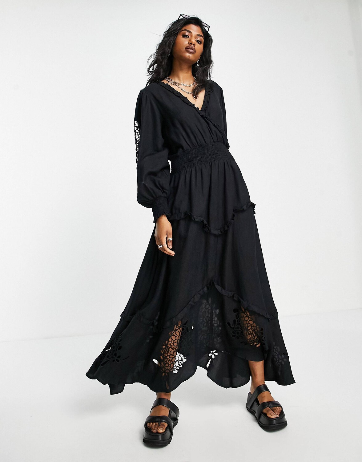

Черное платье макси с вышивкой Topshop