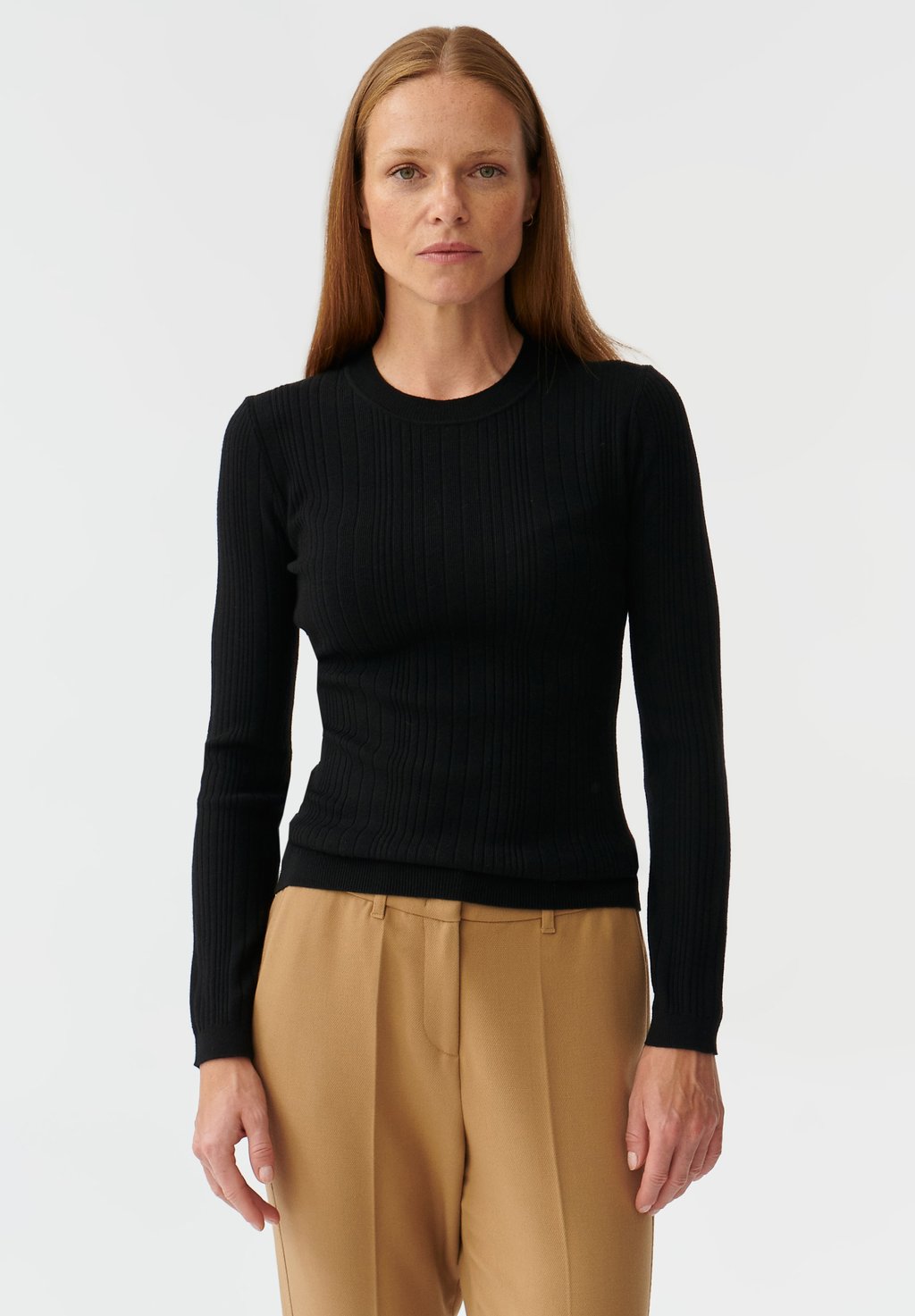 Вязаный свитер ANCA TATUUM, цвет black фото