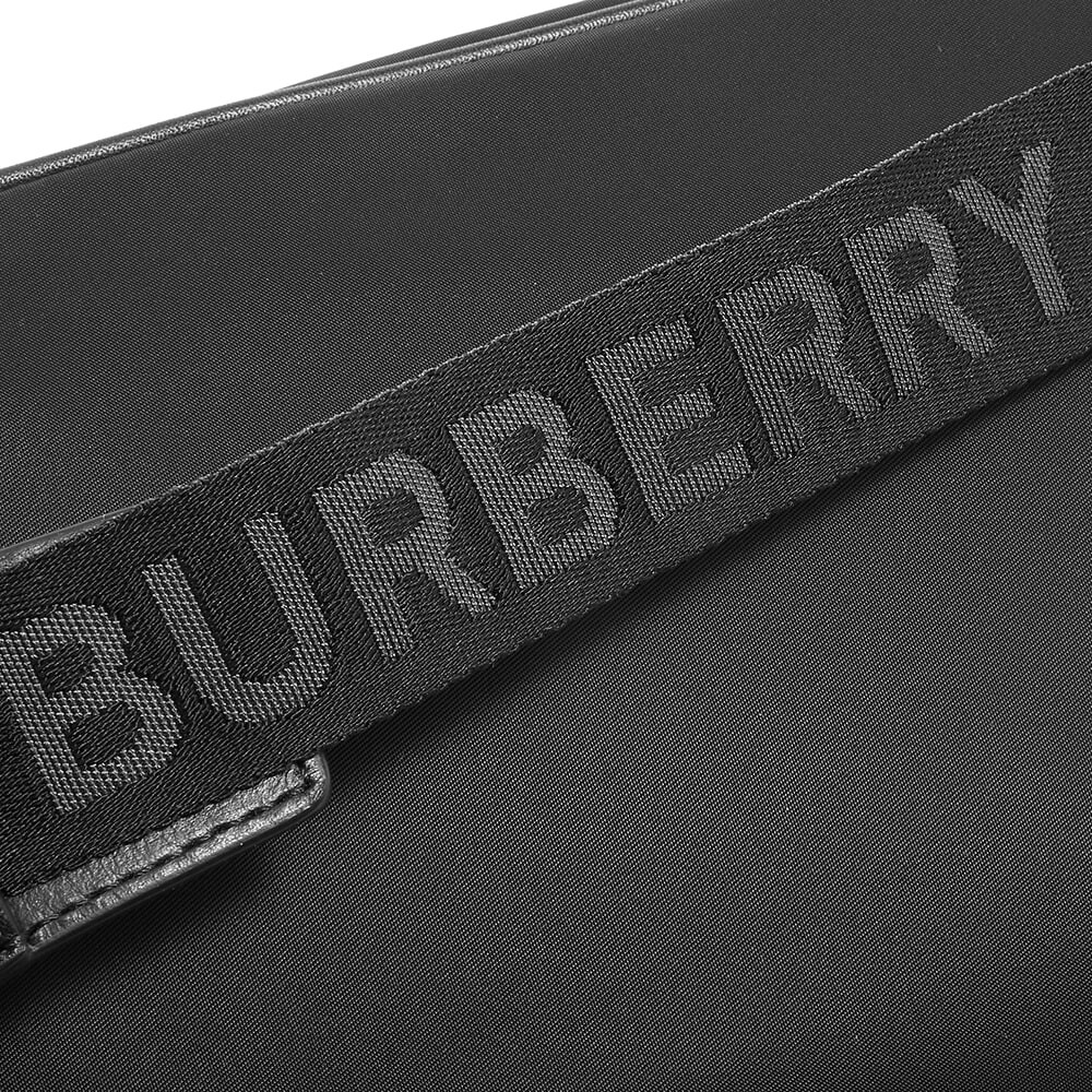 

Западная нейлоновая поясная сумка Burberry