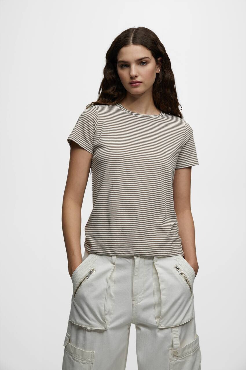 

Полосатая футболка с короткими рукавами Pull&Bear, экрю/коричневый