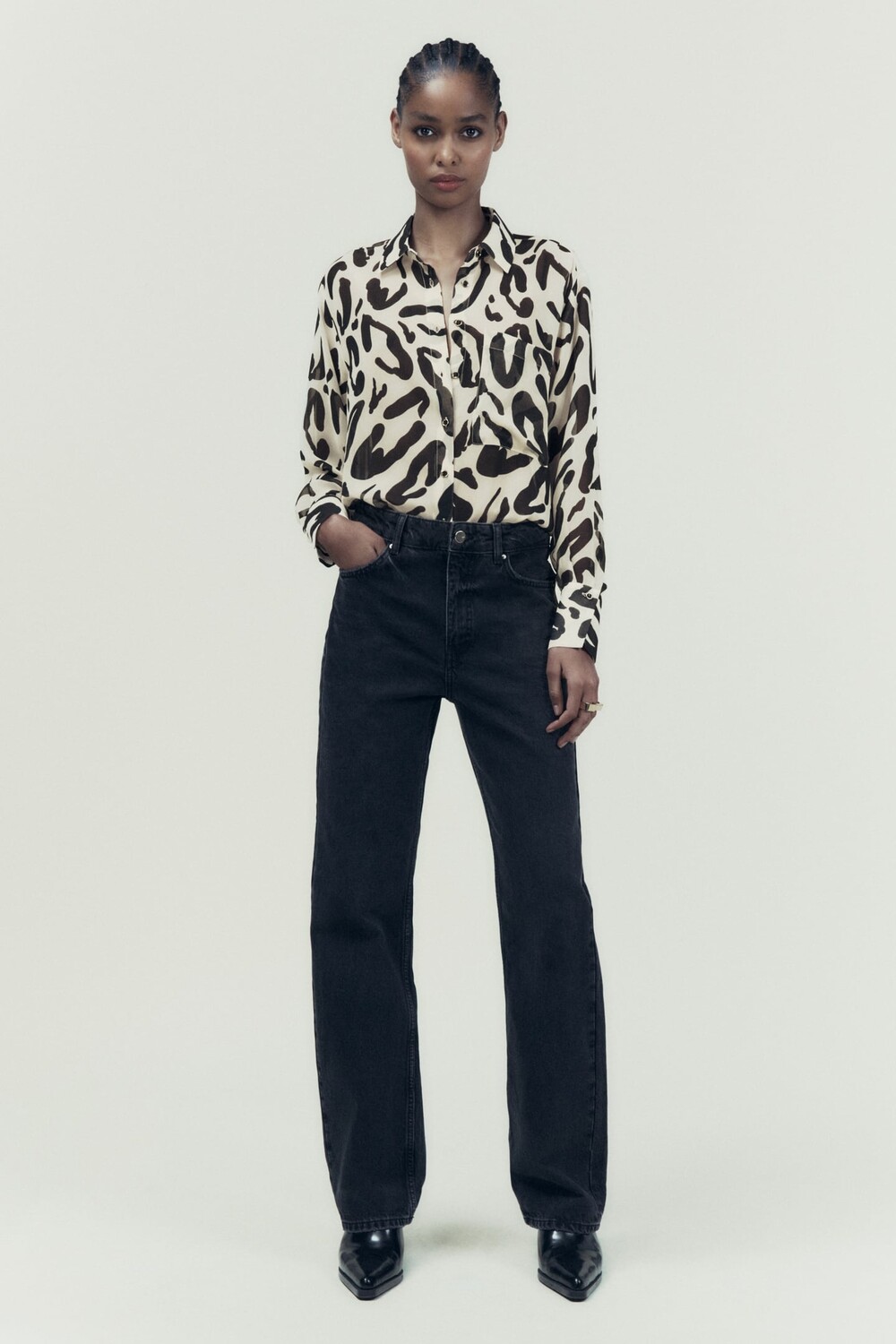

Рубашка с животным принтом ZARA, экру черный