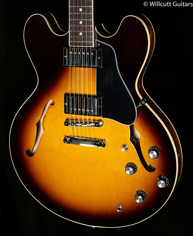 

Gibson ES-335 Vintage Burst (063) Gibson ES-335 (063)