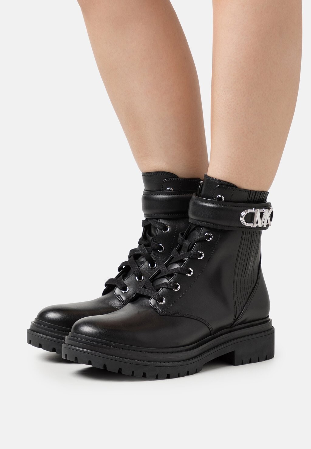 

Ботинки со шнурками MICHAEL Michael Kors PARKER, черный
